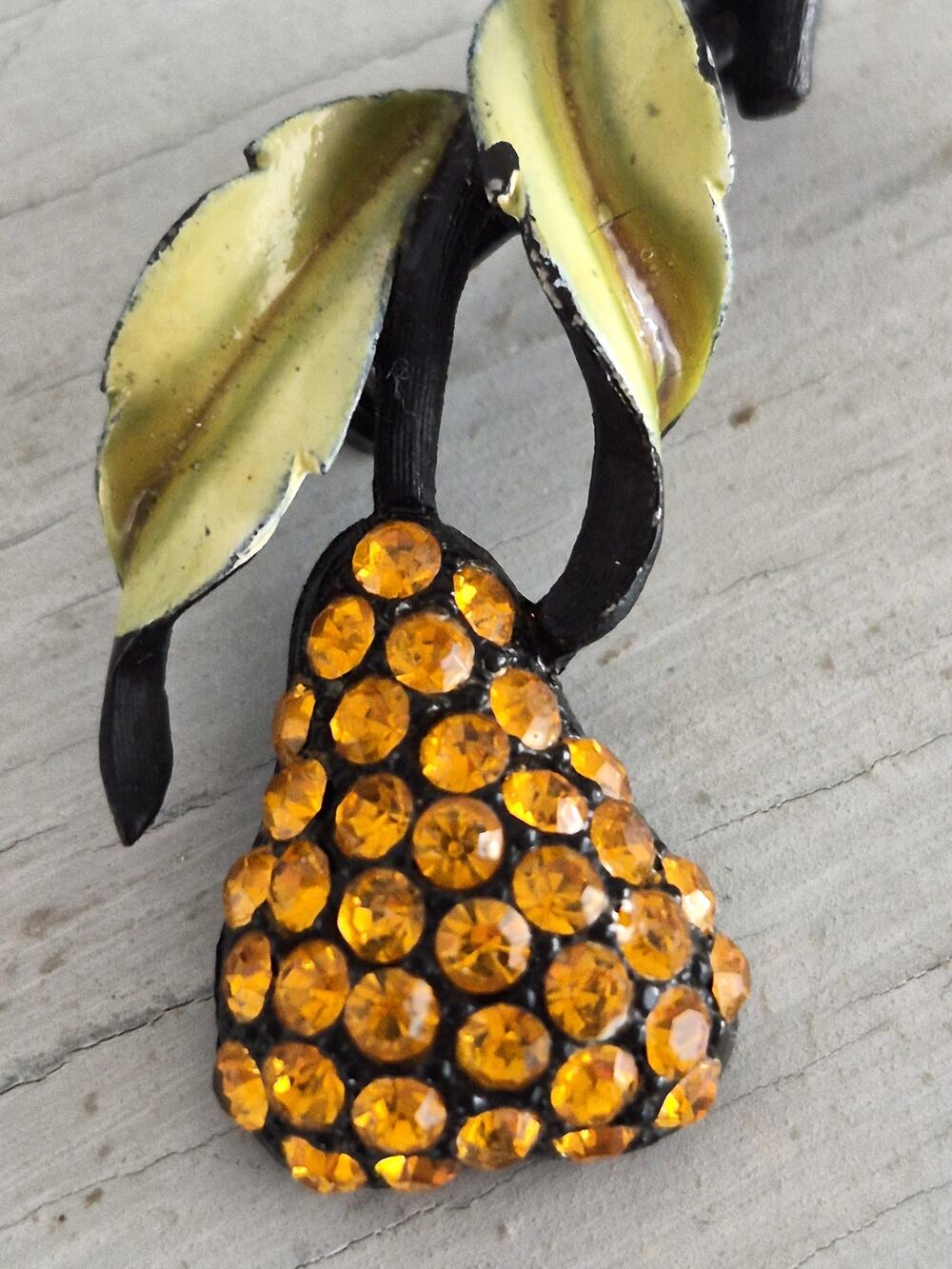 Vintage JJ Signed Pear Rhinestone Pin Brooch